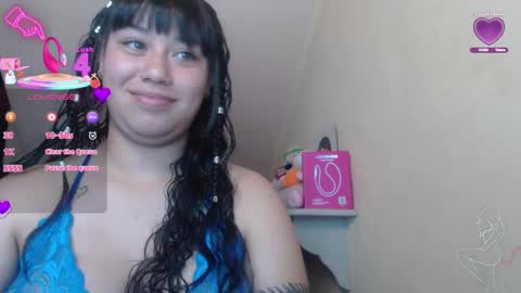Snapshot of catalina_saenz19 chatting on 10-28-25, 11:51 Catalina Saenz online show from 10-28-25, 11:51