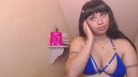 Snapshot of catalina_saenz19 chatting on 11-30-25, 06:56 Catalina Saenz online show from 11-30-25, 06:56