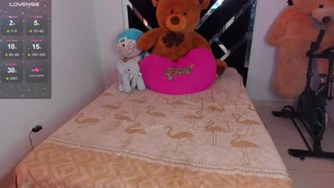 Catalina  online show from 12-04-24, 02:20