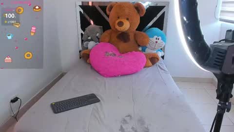 Catalina  online show from 09-24-25, 10:13