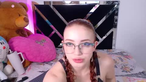 Snapshot of catalina_smith__ chatting on 04-29-26, 11:11 Catalina online show from 04-29-26, 11:11