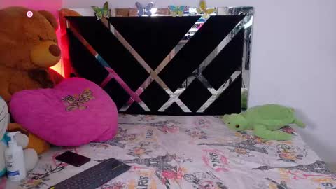 Snapshot of catalina_smith__ chatting on 05-20-26, 11:00 Catalina online show from 05-20-26, 11:00