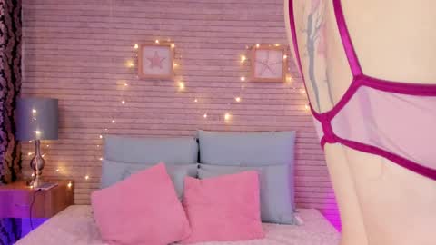 CatalinnaThompson online show from 12-27-24, 12:01