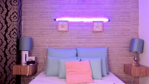 CatalinnaThompson online show from 01-18-25, 11:54