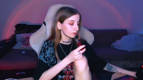 Snapshot of cath_dysphoria_ chatting on 02-07-25, 08:31 CATH online show from 02-07-25, 08:31