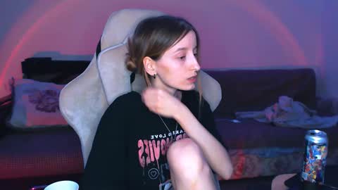 Snapshot of cath_dysphoria_ chatting on 02-27-25, 07:04 CATH online show from 02-27-25, 07:04