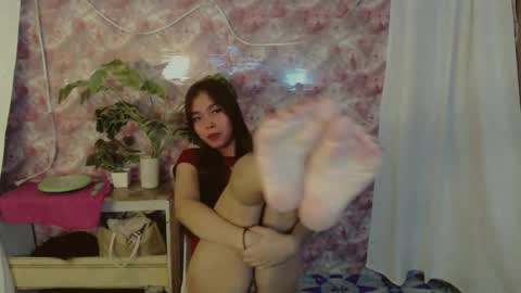Snapshot of catherine_365 chatting on 06-20-26, 02:47 catherine_365 online show from 06-20-26, 02:47