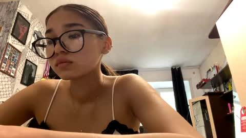 Snapshot of catherinepirs chatting on 05-24-26, 09:58 catherinepirs online show from 05-24-26, 09:58