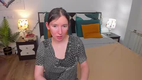 Catrin online show from 03-10-25, 03:12