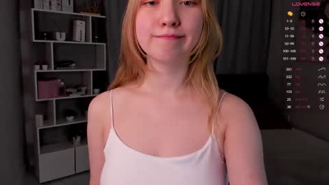 Lina online show from 03-11-25, 03:02