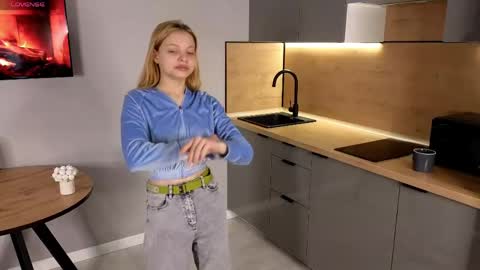 Katiee online show from 04-30-26, 08:09