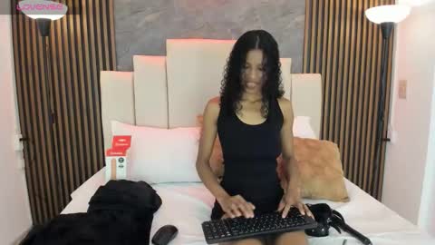 catiusca_reyes_03 online show from 12-04-25, 02:48
