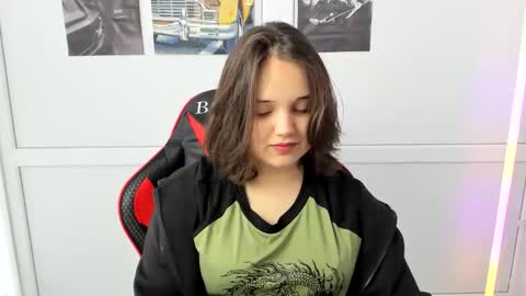 Snapshot of catrine_cute chatting on 04-24-26, 06:49 Catrine online show from 04-24-26, 06:49