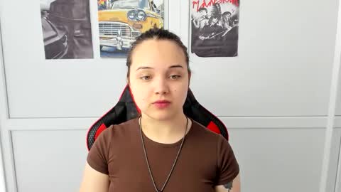 Snapshot of catrine_cute chatting on 04-25-26, 07:11 Catrine online show from 04-25-26, 07:11
