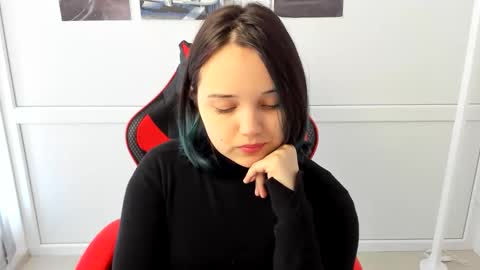 Snapshot of catrine_cute chatting on 04-28-26, 06:18 Catrine online show from 04-28-26, 06:18