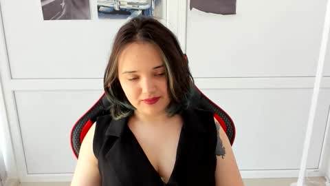 Snapshot of catrine_cute chatting on 05-05-26, 09:17 Catrine online show from 05-05-26, 09:17
