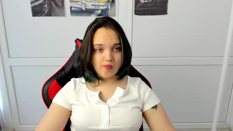 Snapshot of catrine_cute chatting on 05-06-26, 07:13 Catrine online show from 05-06-26, 07:13