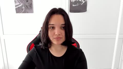 Snapshot of catrine_cute chatting on 05-17-26, 06:33 Catrine online show from 05-17-26, 06:33