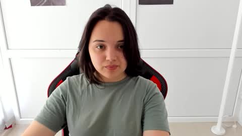 Snapshot of catrine_cute chatting on 05-19-26, 06:42 Catrine online show from 05-19-26, 06:42