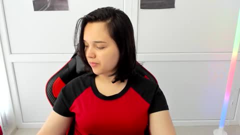 Snapshot of catrine_cute chatting on 05-21-26, 06:53 Catrine online show from 05-21-26, 06:53