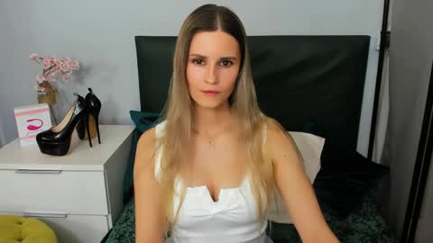 CatrinGood online show from 04-12-26, 07:19