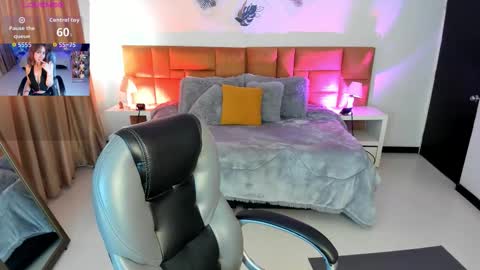 catti_brie_ online show from 10-30-25, 11:55