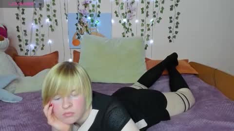 cattie_w_ online show from 10-21-25, 01:50