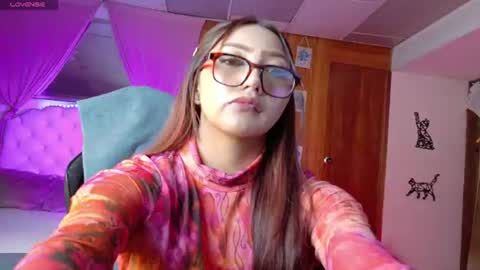 Snapshot of cattleya_love_ chatting on 07-23-26, 03:15 Cattleya online show from 07-23-26, 03:15