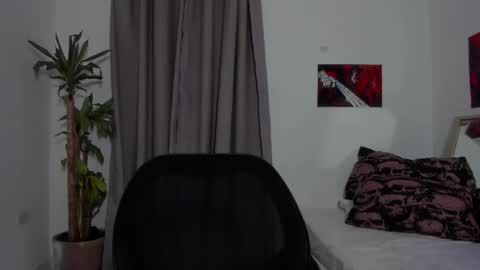 Snapshot of catty_noir1 chatting on 04-09-26, 05:18 Catty online show from 04-09-26, 05:18