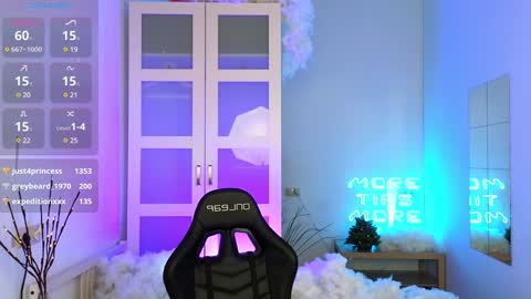 Snapshot of caty_cuddly chatting on 12-21-24, 12:31 caty_cuddly online show from 12-21-24, 12:31