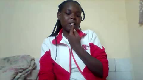Snapshot of cavy_sweet chatting on 09-16-25, 09:54 Mecy online show from 09-16-25, 09:54