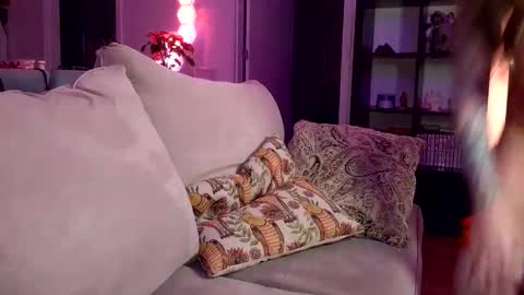 Snapshot of cayla_ chatting on 02-14-26, 06:32 Cayla online show from 02-14-26, 06:32