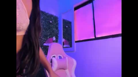 Snapshot of caylin_dolls_ chatting on 11-29-25, 06:44 caylin_dolls_ online show from 11-29-25, 06:44