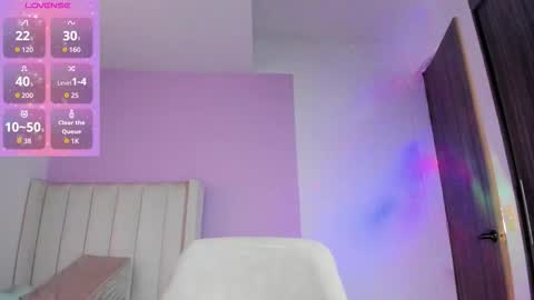 Snapshot of caylin_jordan chatting on 09-17-25, 12:07 Cay online show from 09-17-25, 12:07