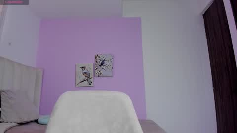 Snapshot of caylin_jordan chatting on 10-17-25, 01:03 Cay online show from 10-17-25, 01:03