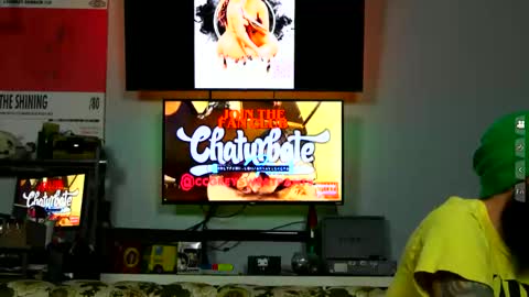 Snapshot of ccgreysweatpants chatting on 01-12-25, 05:34 WHAT CAN YOU GET US TO DO online show from 01-12-25, 05:34