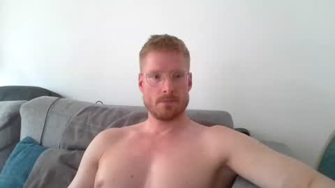 Snapshot of ccloser87 chatting on 06-12-26, 05:34 ccloser87 online show from 06-12-26, 05:34