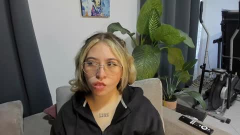 ccuteass online show from 12-04-24, 11:30