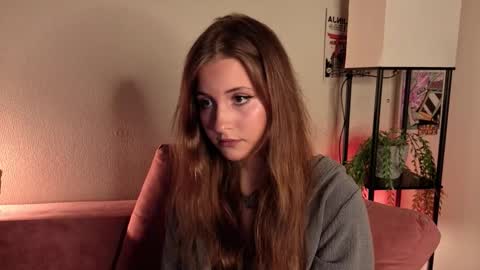 Lina  online show from 09-19-25, 07:36