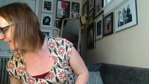 Cecily Saint Claire online show from 12-28-24, 01:38