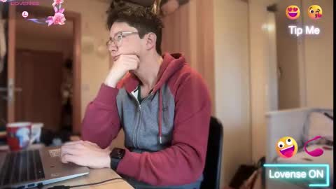 Snapshot of ceedm91 chatting on 10-16-25, 09:32 ceedm91 online show from 10-16-25, 09:32