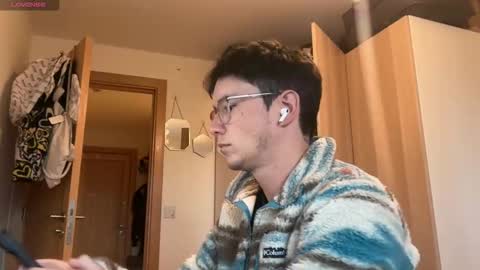 Snapshot of ceedm91 chatting on 02-19-26, 04:58 ceedm91 online show from 02-19-26, 04:58