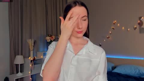 Josie Manesi online show from 03-07-25, 02:04