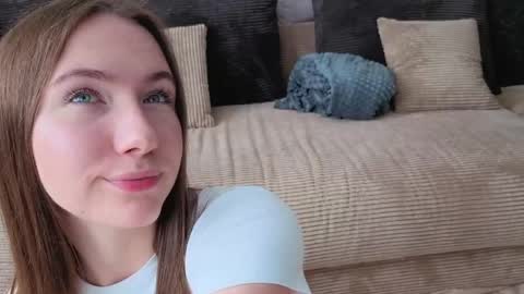 Josie Manesi online show from 05-17-26, 06:33