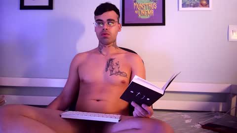 Snapshot of celesluddenn chatting on 11-02-25, 08:33 Celes online show from 11-02-25, 08:33