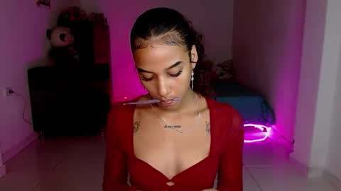 Snapshot of celesstte_0 chatting on 02-05-26, 02:33 Celeste online show from 02-05-26, 02:33