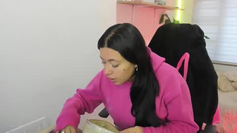 celeste_bonnet1 online show from 09-26-25, 11:36