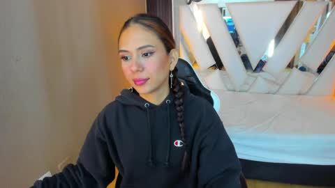 SARA  online show from 03-31-26, 11:54