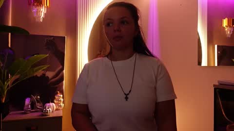 CelesteBailey online show from 11-04-25, 04:33