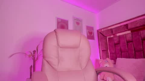 Snapshot of celestecute_ chatting on 02-12-25, 11:30 Celeste   INSTAGRAM Celestecute 01 online show from 02-12-25, 11:30